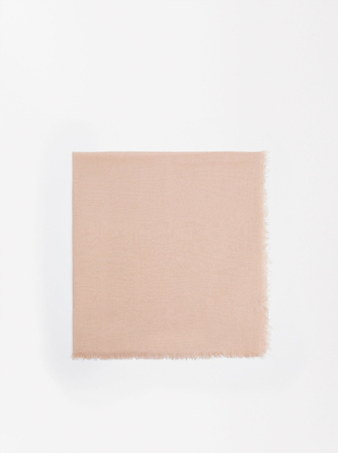 Фото ракурс 2 - Жіночий рожевий шарф Parfois артикул 160330 _LK FW2025