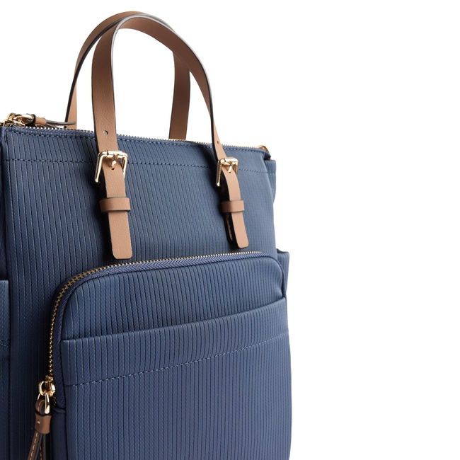 Жіночий синій рюкзак Parfois артикул 229723 _NV SS2025 Фото ракурс 4 - Жіночий синій рюкзак Parfois артикул 229723 _NV SS2025