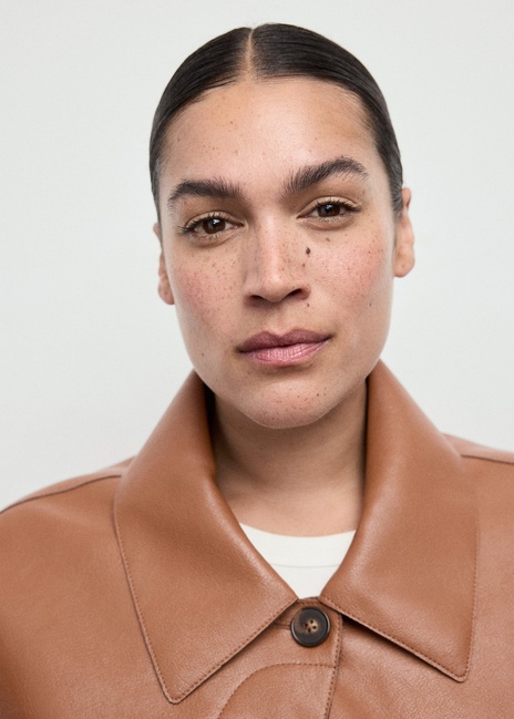 Жіноча бежева куртка Mango артикул 17094433 09 1 season Фото ракурс 7 - Жіноча бежева куртка Mango артикул 17094433 09 1 season