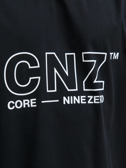 Фото ракурс 5 - Мужская черная футболка Jack & Jones артикул 12286300 Black FW2025