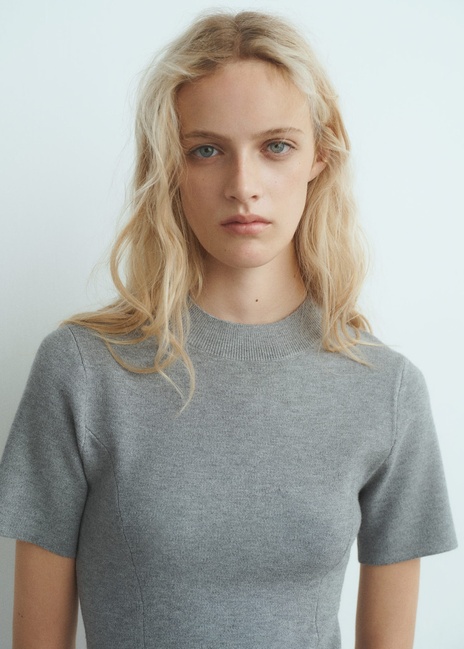 Женское серое платье Mango артикул 17075798 94 1 season Фото ракурс 4 - Женское серое платье Mango артикул 17075798 94 1 season