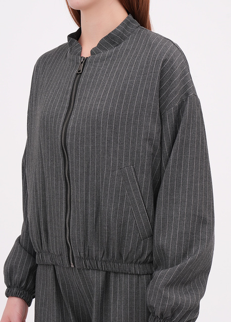 Фото ракурс 3 - Жіноча сіра куртка EQUILIBRI артикул W491 073 100 Graphite FW2025