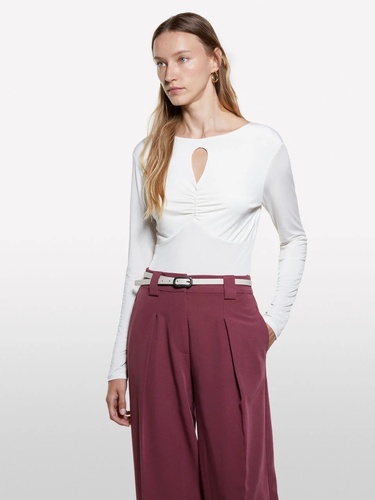 Фото ракурс 1 - Жіночий молочний лонгслів Sisley артикул 35B8L107V 00E 25A