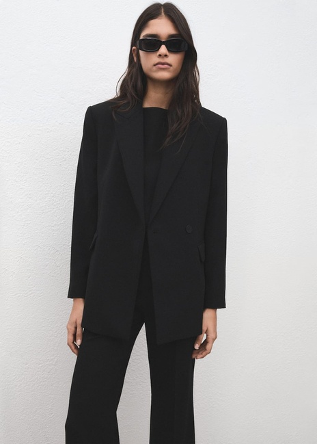 Женский черный пиджак Mango артикул 27051320 99 2 season Фото ракурс 5 - Женский черный пиджак Mango артикул 27051320 99 2 season