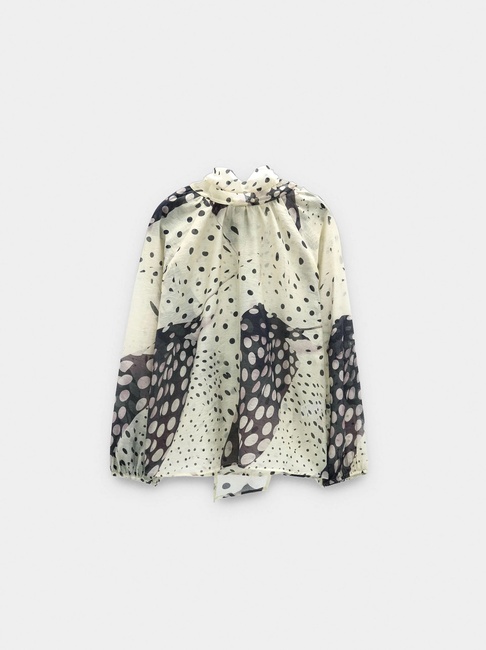 Женская бежевая блузка Parfois артикул 241335 _BM FW2025 Фото ракурс 5 - Женская бежевая блузка Parfois артикул 241335 _BM FW2025