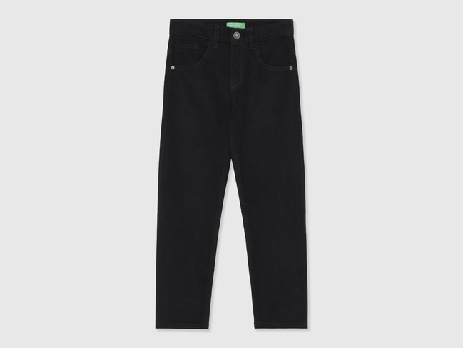 Чорні штани для хлопчиків Benetton артикул 4AD5CE04E.G 100 25A Фото ракурс 1 - Чорні штани для хлопчиків Benetton артикул 4AD5CE04E.G 100 25A