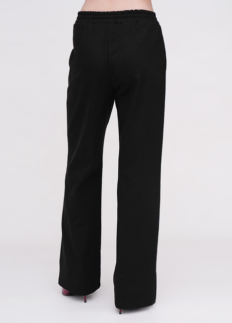 Фото ракурс 2 - Женские черные брюки EQUILIBRI артикул W466 013 002 Black FW2025
