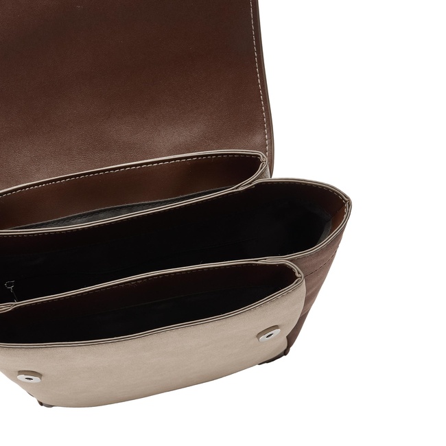 Жіночий молочний рюкзак Parfois артикул 237243 _EC FW2025 Фото ракурс 4 - Жіночий молочний рюкзак Parfois артикул 237243 _EC FW2025