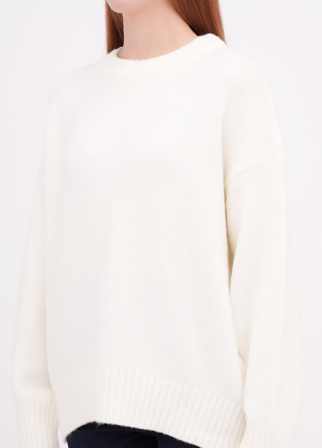 Фото ракурс 3 - Жіночий молочний светр EQUILIBRI артикул W342 054 000 MILK FW2025