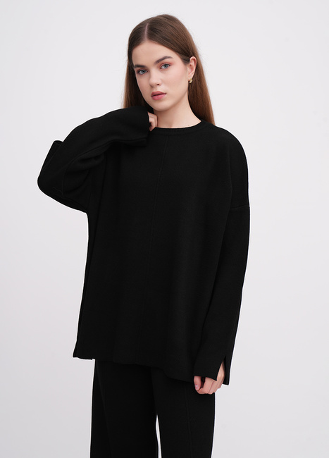 Фото ракурс 1 - Женский черный свитер EQUILIBRI артикул W391 055 100 Black FW2025