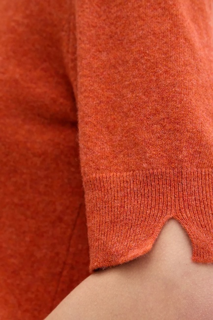 Фото ракурс 3 - Жіночий помаранчевий светр Benetton артикул 1002D10D2 522 25A