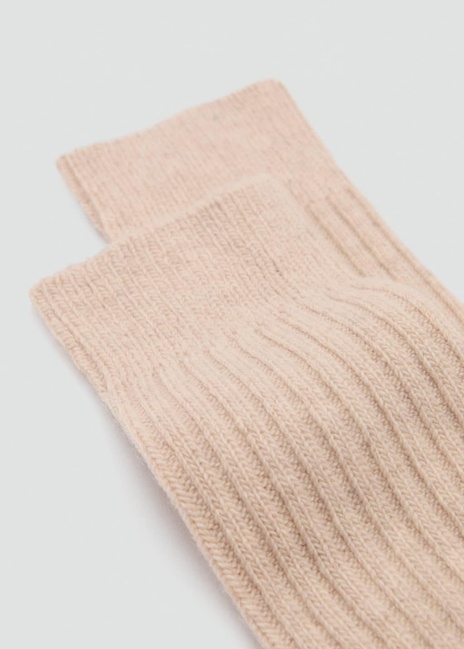 Женские молочные носки Mango артикул 87090421 05 1 season Фото ракурс 2 - Женские молочные носки Mango артикул 87090421 05 1 season