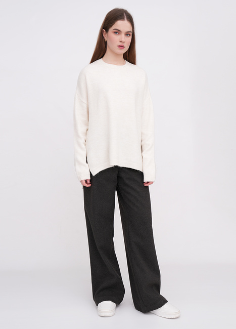 Фото ракурс 3 - Женский молочный свитер EQUILIBRI артикул W342 082 000 MILK FW2025