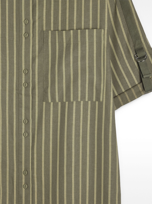 Женское зеленое платье Parfois артикул 234397 _GN FW2025 Фото ракурс 6 - Женское зеленое платье Parfois артикул 234397 _GN FW2025