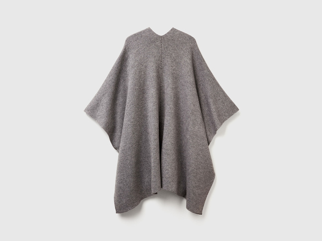 Фото ракурс 3 - Жіноче сірe пончо Benetton артикул 112HEU01N 507 25A