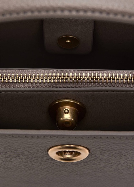 Женская коричневая сумка Mango артикул 27071197 TA 2 season Фото ракурс 3 - Женская коричневая сумка Mango артикул 27071197 TA 2 season