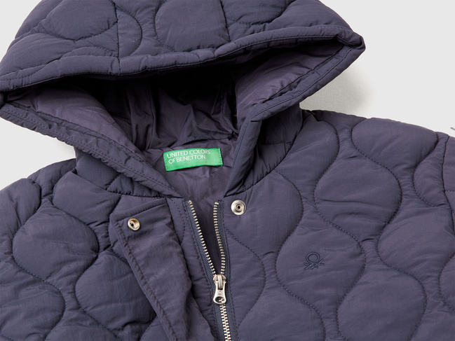 Синяя куртка для девочек Benetton артикул 2IGGCN06M.G 0J8 25A Фото ракурс 3 - Синяя куртка для девочек Benetton артикул 2IGGCN06M.G 0J8 25A