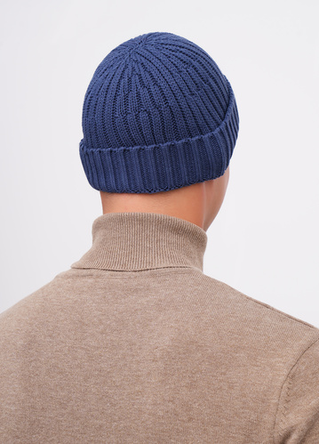 Фото ракурс 2 - Унісекс синя шапка EQUILIBRI артикул U881 001 000 NAVY BLUE FW2025