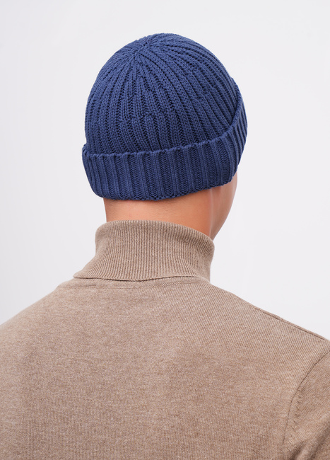 Унісекс синя шапка EQUILIBRI артикул U881 001 000 NAVY BLUE FW2025 Фото ракурс 2 - Унісекс синя шапка EQUILIBRI артикул U881 001 000 NAVY BLUE FW2025