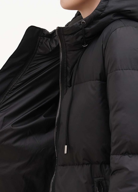 Фото ракурс 4 - Женская чёрная куртка EQUILIBRI  артикул NV Jacket Zax Black FW2024