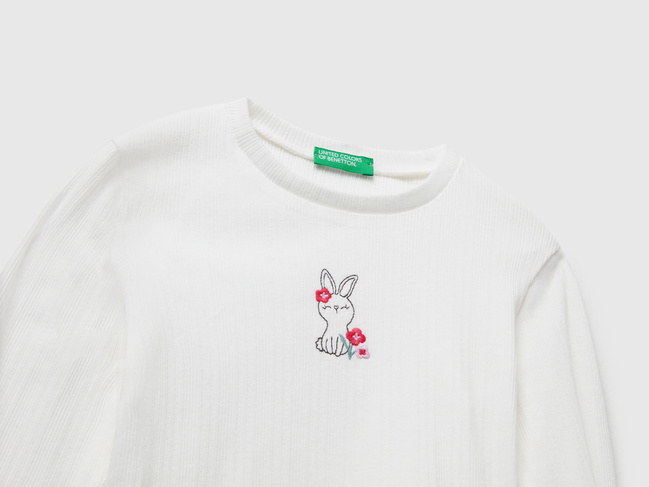 Белый реглан для девочек Benetton артикул 3KIEG10KK.P 074 25A Фото ракурс 3 - Белый реглан для девочек Benetton артикул 3KIEG10KK.P 074 25A