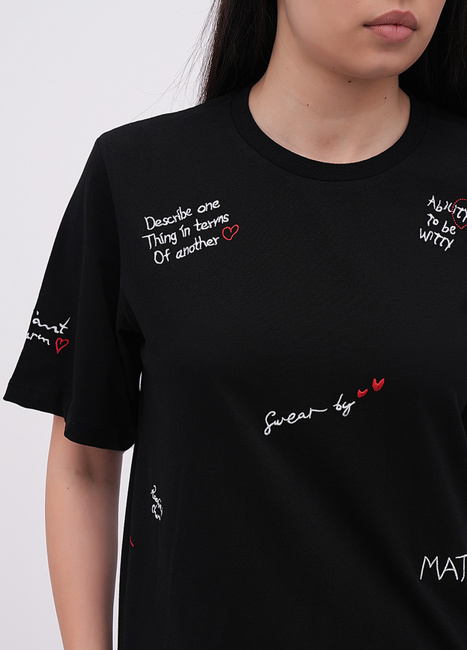 Жіноча чорна футболка EQUILIBRI артикул W213 093 000 Black FW2025 Фото ракурс 4 - Жіноча чорна футболка EQUILIBRI артикул W213 093 000 Black FW2025