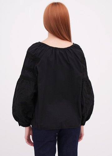 Фото ракурс 2 - Жіноча чорна блузка EQUILIBRI артикул W421 034 000 Black FW2025