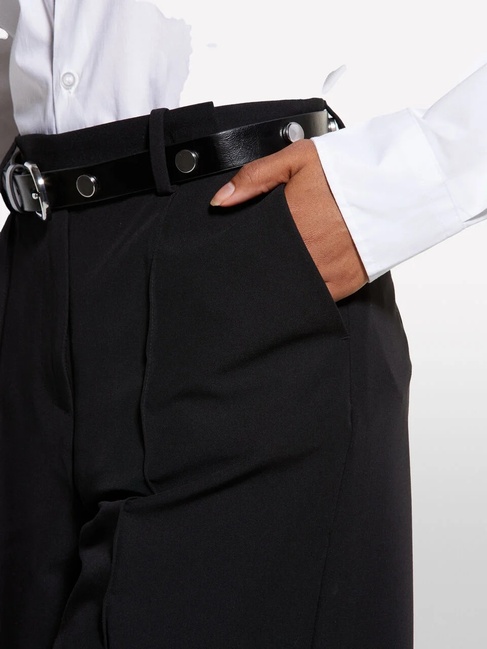 Жіночі чорні шорти Sisley артикул 4KVXL901R 100 25A Фото ракурс 4 - Жіночі чорні шорти Sisley артикул 4KVXL901R 100 25A