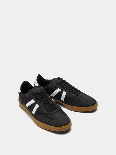 Фото ракурс 1 - Жіночі чорні кросівки Parfois артикул 226453 _BK FW2025