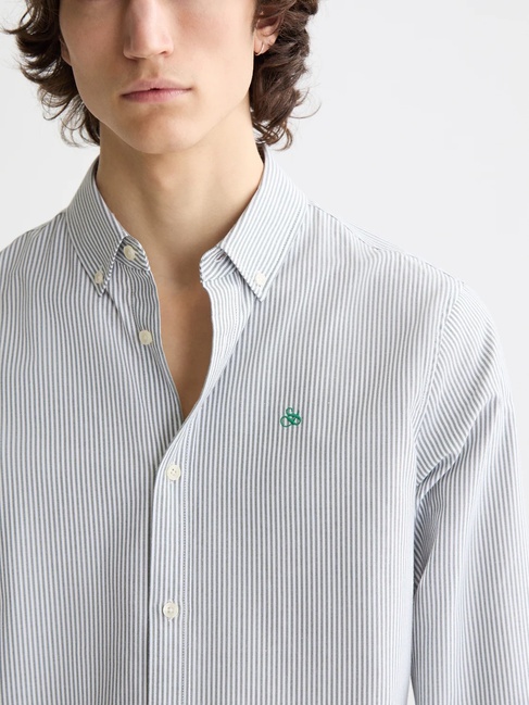 Мужская серая рубашка SCOTCH & SODA артикул 181231 301 FW2025 Фото ракурс 4 - Мужская серая рубашка SCOTCH & SODA артикул 181231 301 FW2025