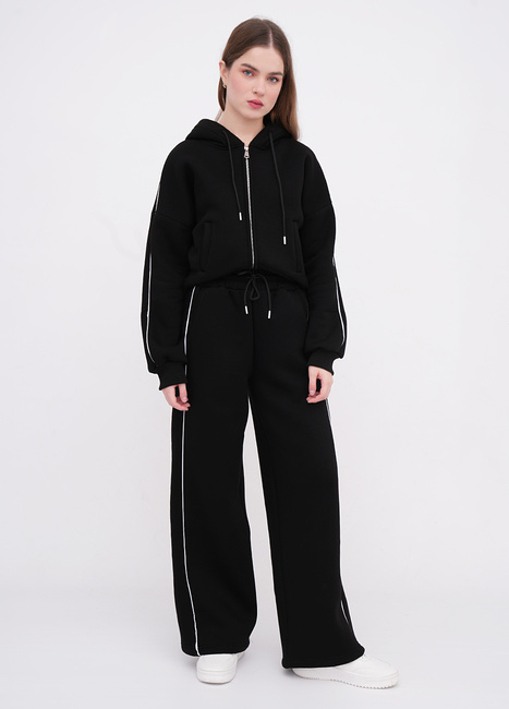 Женские черные штаны EQUILIBRI артикул W291 050 200 Black FW2025 Фото ракурс 4 - Женские черные штаны EQUILIBRI артикул W291 050 200 Black FW2025