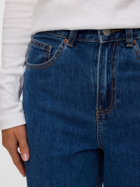 Женские синие джинсы Vero Moda артикул 10337318 Medium Blue Denim FW2025 Фото ракурс 6 - Женские синие джинсы Vero Moda артикул 10337318 Medium Blue Denim FW2025