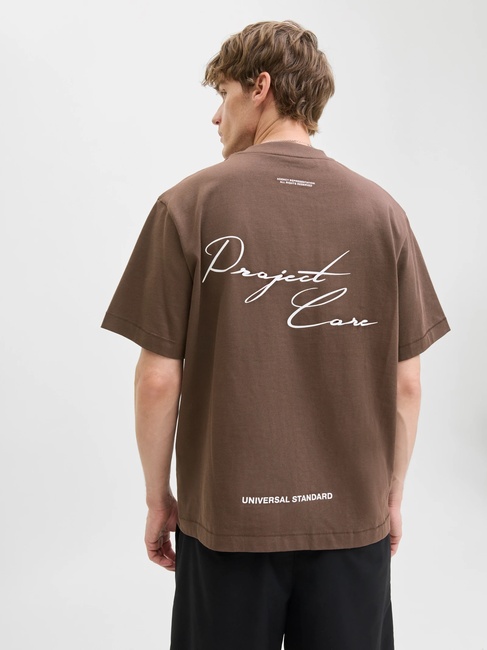 Мужская коричневая футболка Jack & Jones артикул 12283351 Seal brown FW2025 Фото ракурс 5 - Мужская коричневая футболка Jack & Jones артикул 12283351 Seal brown FW2025