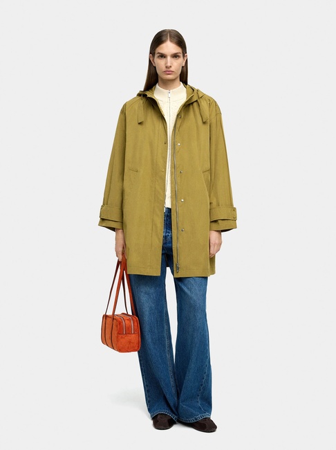 Женский зеленый плащ Parfois артикул 237424 _OL FW2025 Фото ракурс 1 - Женский зеленый плащ Parfois артикул 237424 _OL FW2025