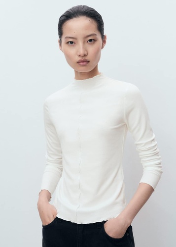 Фото ракурс 1 - Женская белая водолазка Mango артикул 17055798 01 1 season