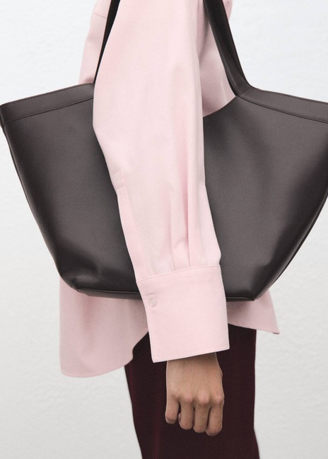 Женская розовая рубашка Mango артикул 17095799 81 1 season Фото ракурс 5 - Женская розовая рубашка Mango артикул 17095799 81 1 season