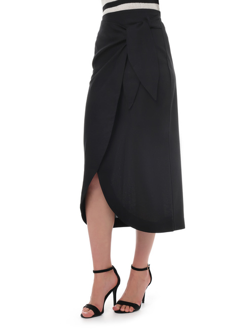 Женская черная юбка EQUILIBRI артикул W462 038 000 Black SS2025 Фото ракурс 1 - Женская черная юбка EQUILIBRI артикул W462 038 000 Black SS2025