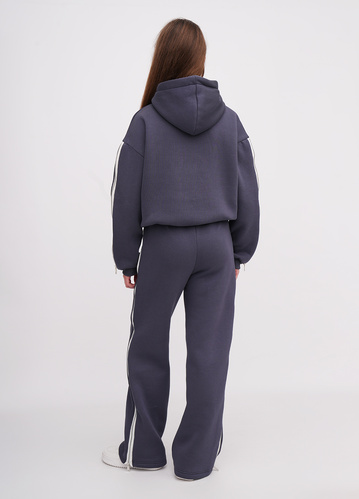 Фото ракурс 2 - Жіночі сірі штани EQUILIBRI артикул W291 048 200 FUME FW2025