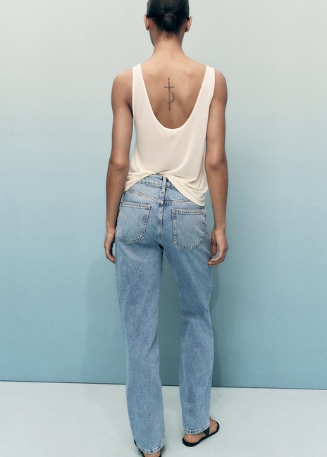 Жіночі сині джинси Mango артикул 17051285 TM 1 season Фото ракурс 2 - Жіночі сині джинси Mango артикул 17051285 TM 1 season