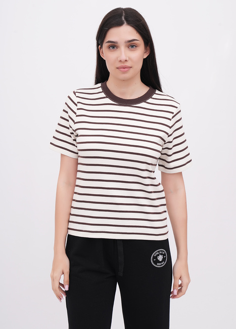 Фото ракурс 1 - Жіноча коричнева футболка EQUILIBRI артикул W213 103 000 Brown FW2025