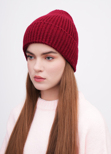 Фото ракурс 1 - Жіноча бордова шапка EQUILIBRI артикул W881 001 001 bordo FW2025