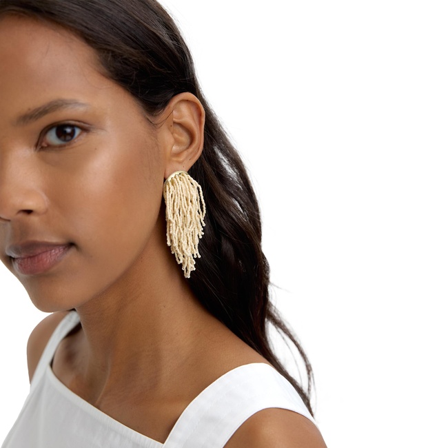 Женские золотые серьги Parfois артикул 235118 _WT FW2025 Фото ракурс 5 - Женские золотые серьги Parfois артикул 235118 _WT FW2025