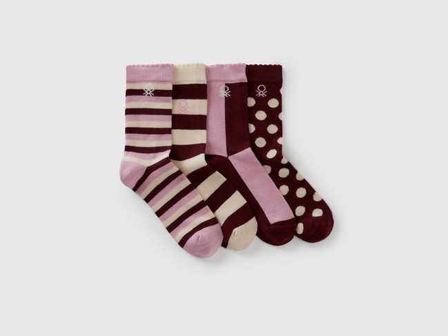 Фото ракурс 1 - Красные носки для мальчиков Benetton артикул 6AO30704E 907 25A