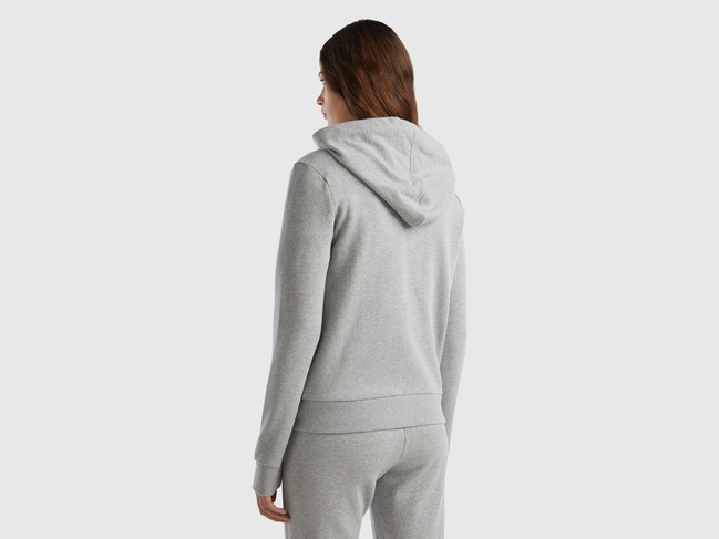 Женская серая олимпийка Benetton артикул 3J68D500J 501 24A Фото ракурс 2 - Женская серая олимпийка Benetton артикул 3J68D500J 501 24A