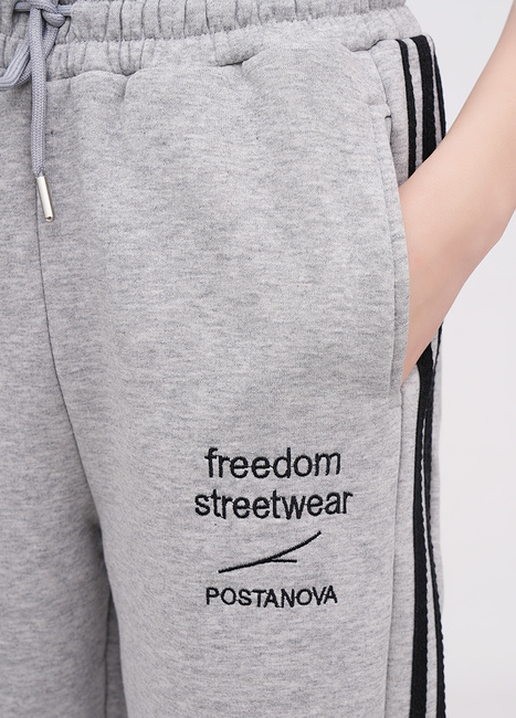 Фото ракурс 4 - Жіночі сірі штани EQUILIBRI артикул W291 051 200 Grey FW2025