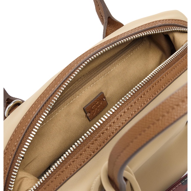 Женская коричневая сумка Parfois артикул 233761 _CA FW2025 Фото ракурс 5 - Женская коричневая сумка Parfois артикул 233761 _CA FW2025