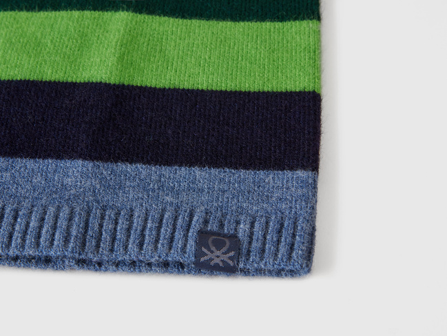 Фото ракурс 3 - Різнокольоровий шарф для хлопчиків Benetton артикул 1D9SHU00A.P 17Z 24I