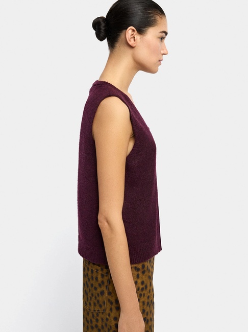 Женский бордовый жилет Parfois артикул 237926 _BU FW2025 Фото ракурс 3 - Женский бордовый жилет Parfois артикул 237926 _BU FW2025