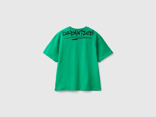 Фото ракурс 2 - Зелёная футболка Benetton для мальчиков артикул 3I1XC10JT.G 108 24A