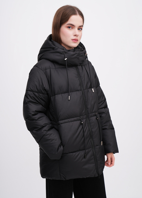 Женская черная куртка EQUILIBRI артикул W172 013 000 Black FW2025 Фото ракурс 1 - Женская черная куртка EQUILIBRI артикул W172 013 000 Black FW2025